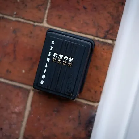 Near Centre & Elland Road Апартаменти *