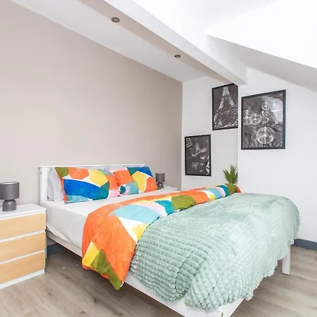 Apartment Near Centre & Elland Road *