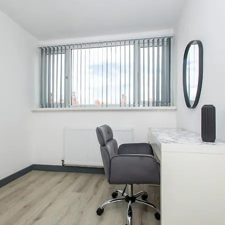 Apartment Near Centre & Elland Road