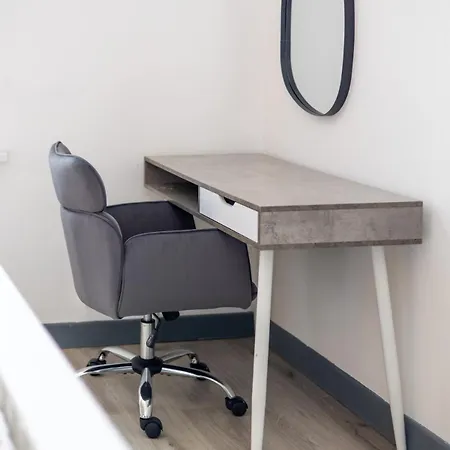 Near Centre & Elland Road