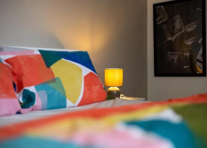 Near Centre & Elland Road